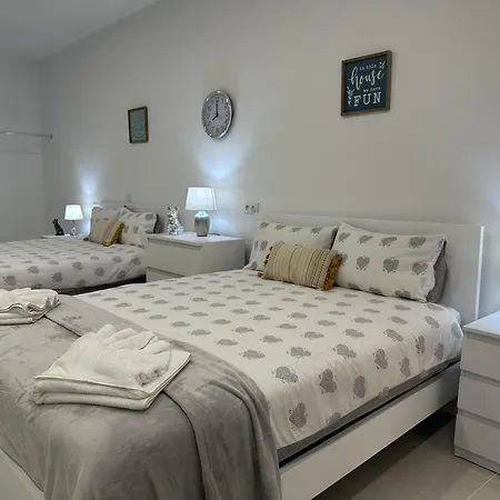 Funchal-studio-sleeps4-freeparking Apartment Funchal (Madeira)