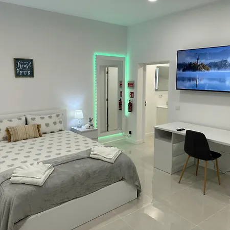 Funchal-studio-sleeps4-freeparking Appartamento